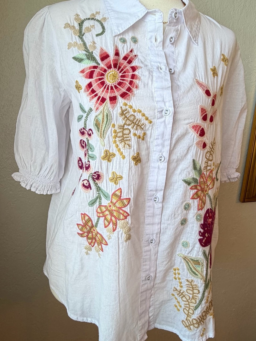 Johnny Was White Button-Up Blouse with Multicolor Floral Embroidery Size Small - Picture 2 of 15